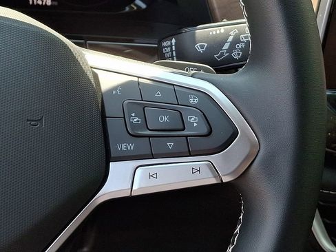 Certified 2025 Volkswagen Atlas SE image 19