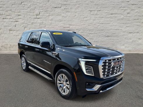 Used 2025 GMC Yukon Denali image 3