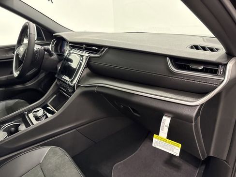 New 2025 Jeep Grand Cherokee L Altitude AWD/4WD image 17