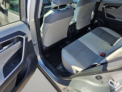 Used 2019 Toyota RAV4 XLE Premium image 22