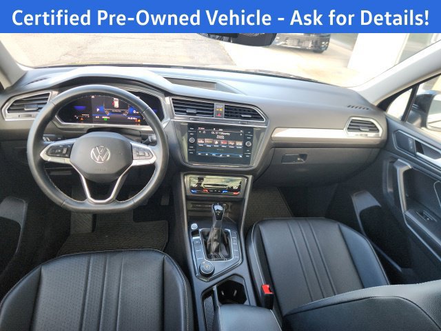 Certified 2022 Volkswagen Tiguan SE w/ Panoramic Sunroof Package AWD/4WD image 8