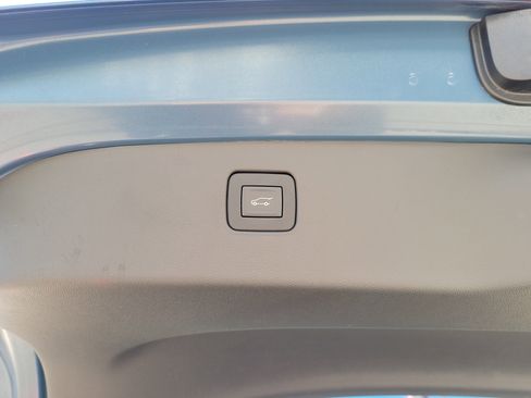 Used 2025 Buick Envista Sport Touring w/ Convenience II Package image 16