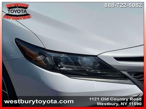 Used 2023 Toyota Camry SE image 11