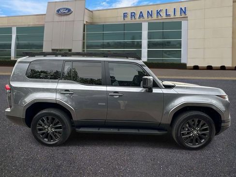 Used 2025 Lexus GX 550 w/ Accessory Package (2T) AWD/4WD image 8