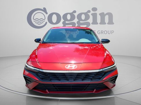 Certified 2025 Hyundai Elantra Sport FWD image 8