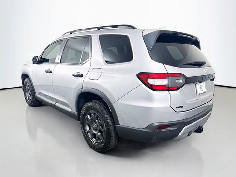 Certified 2025 Honda Pilot TrailSport image 7