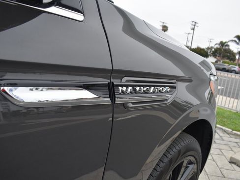 Used 2024 Lincoln Navigator Black Label image 5