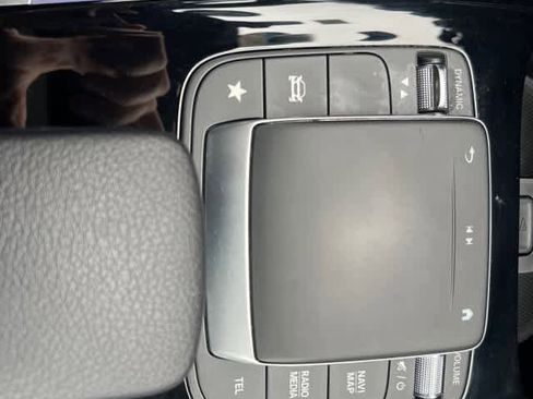 Certified 2022 Mercedes-Benz GLB 250 4MATIC image 28