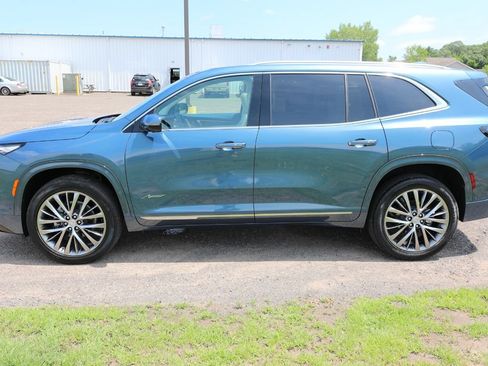 Used 2025 Buick Enclave Avenir w/ Super Cruise Package AWD/4WD image 17