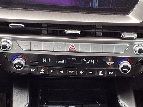 Used 2025 Kia Telluride LX image 15