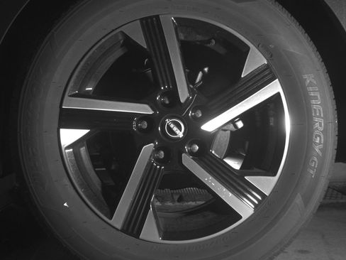 Used 2025 Nissan Sentra SV image 14