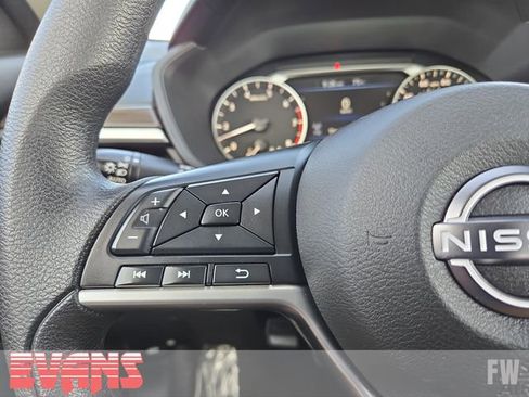 Used 2023 Nissan Altima 2.5 SV image 14