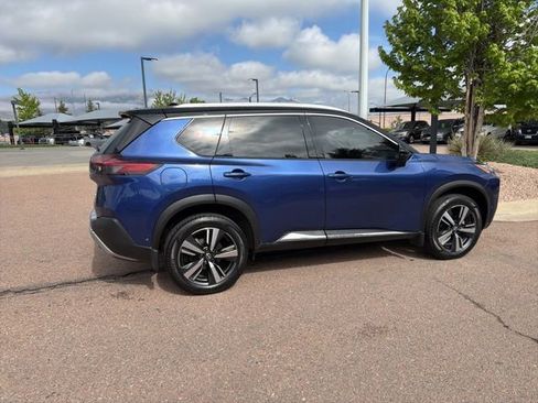 Used 2022 Nissan Rogue Platinum w/ Head-Up Display Package AWD/4WD image 10
