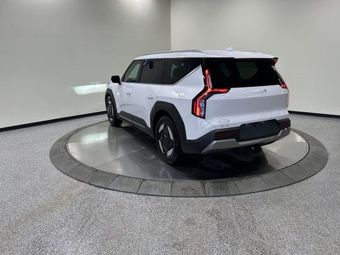 New 2026 Kia EV9 Wind image 7