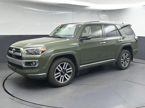 Certified 2022 Toyota 4Runner Limited AWD/4WD image 4