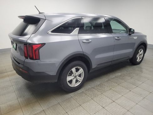 Used 2022 Kia Sorento LX image 10