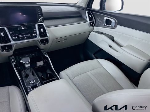Certified 2023 Kia Sorento SX FWD image 22