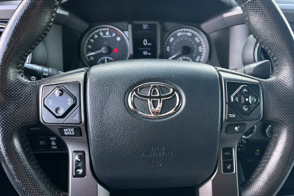 Certified 2020 Toyota Tacoma TRD Off-Road w/ Technology Package AWD/4WD image 26