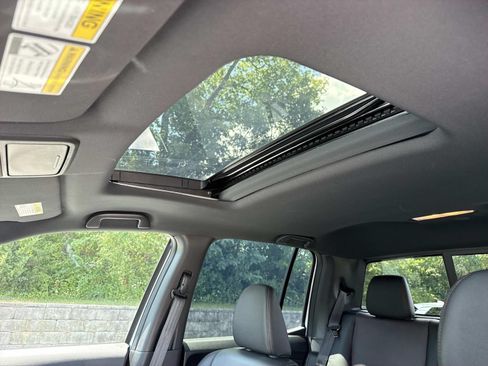 Used 2024 Honda Ridgeline Black Edition image 9