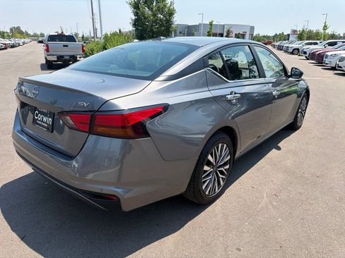 Used 2024 Nissan Altima 2.5 SV FWD image 8