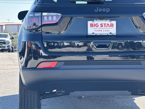 New 2026 Jeep Compass Latitude image 12