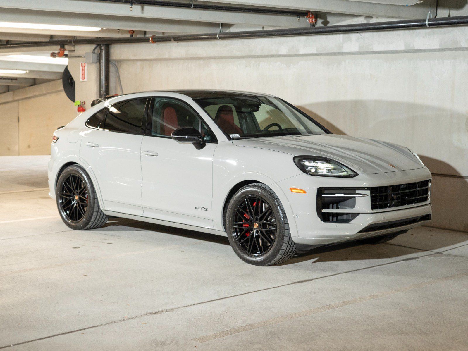 Certified 2026 Porsche Cayenne GTS AWD/4WD image 7