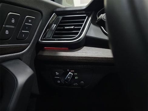 Certified 2025 Audi Q5 2.0T Premium Plus w/ Premium Plus Package image 26