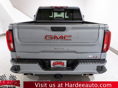 Used 2024 GMC Sierra 1500 AT4 w/ Technology Package AWD/4WD image 4