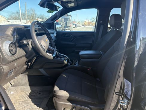 Used 2023 Chevrolet Colorado LT w/ LT Convenience Package II image 12