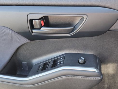 Certified 2023 Toyota Highlander L image 30
