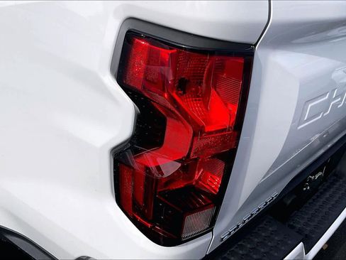 Certified 2025 Chevrolet Colorado LT image 27