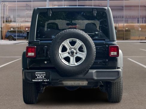 Used 2020 Jeep Wrangler Sport AWD/4WD image 5