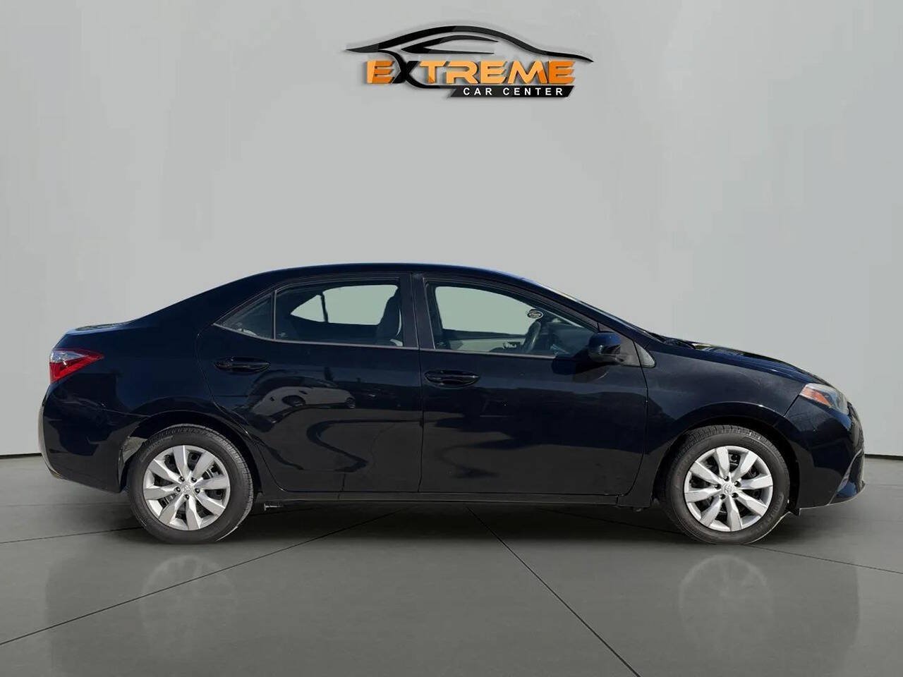 Used 2015 Toyota Corolla LE FWD image 7