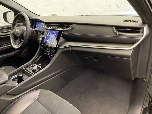 Certified 2024 Jeep Grand Cherokee L Laredo image 26