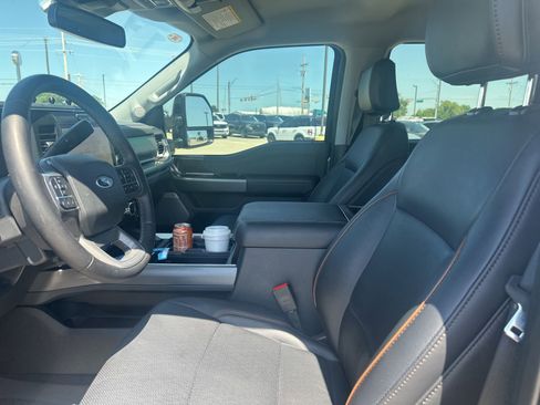 Used 2025 Ford F350 Lariat w/ Black Appearance Package AWD/4WD image 12