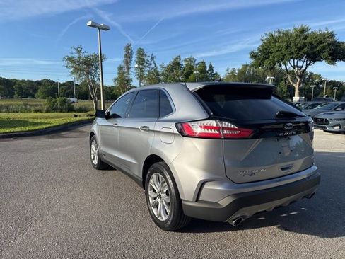 Used 2023 Ford Edge Titanium image 3