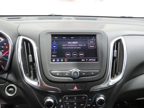 Used 2020 Chevrolet Equinox LT w/ Driver Convenience Package image 16