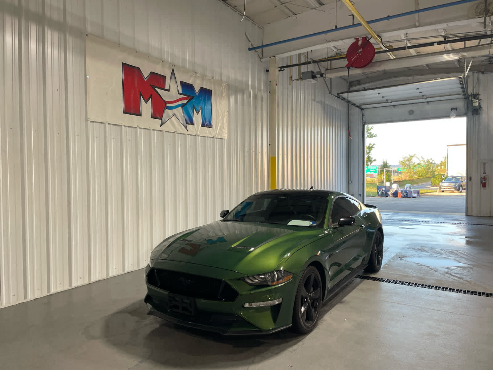 Used 2022 Ford Mustang GT Premium w/ Equipment Group 401A RWD image 2