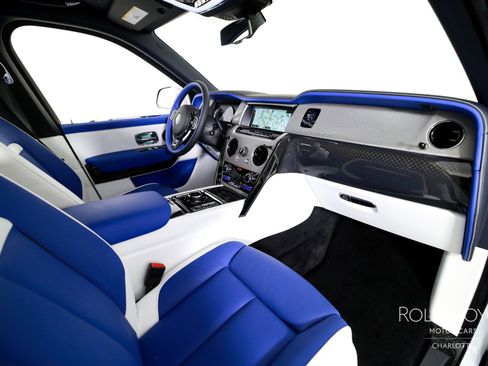 Used 2023 Rolls-Royce Cullinan Black Badge w/ Driver's Package image 39