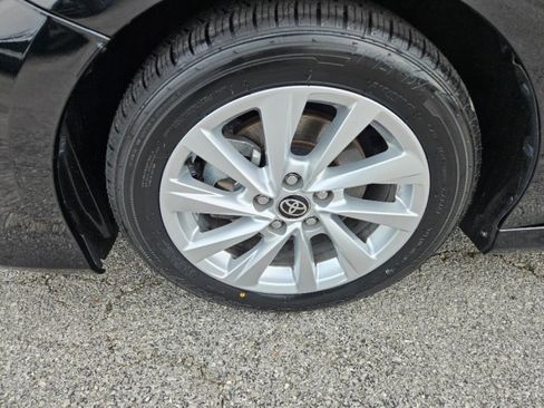 Used 2023 Toyota Camry LE image 10