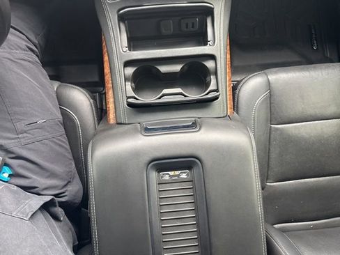 Used 2018 Chevrolet Suburban Premier image 43