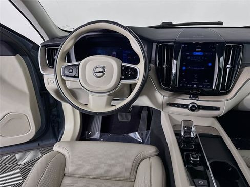 Used 2022 Volvo XC60 B6 Inscription w/ Advanced Package AWD/4WD image 26