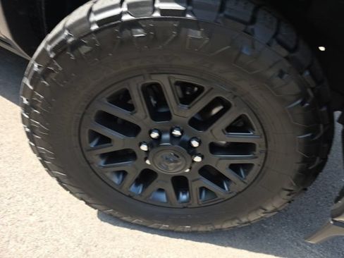 Used 2025 RAM 2500 Limited AWD/4WD image 15