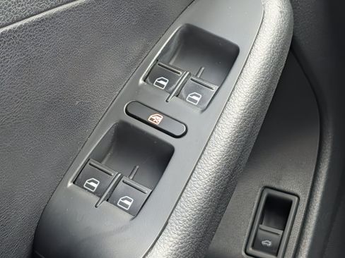 Used 2012 Volkswagen Jetta SE FWD image 10