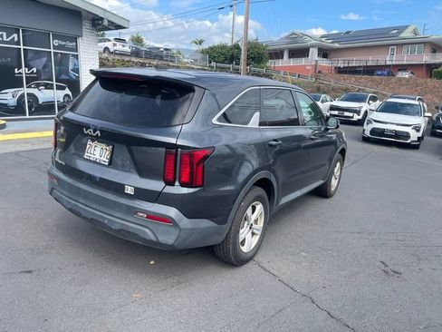 Used 2023 Kia Sorento LX AWD/4WD image 6