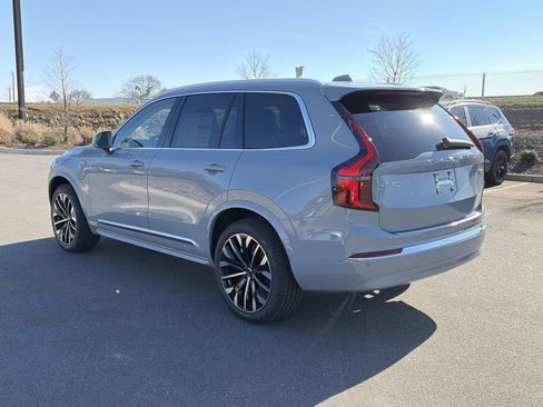 New 2026 Volvo XC90 T8 Plus w/ Protection Package Premier image 5