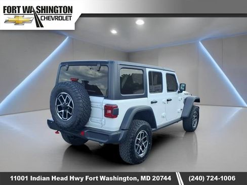 Used 2025 Jeep Wrangler Unlimited Rubicon AWD/4WD image 2