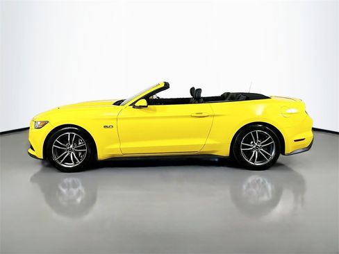 Used 2017 Ford Mustang GT Premium image 4