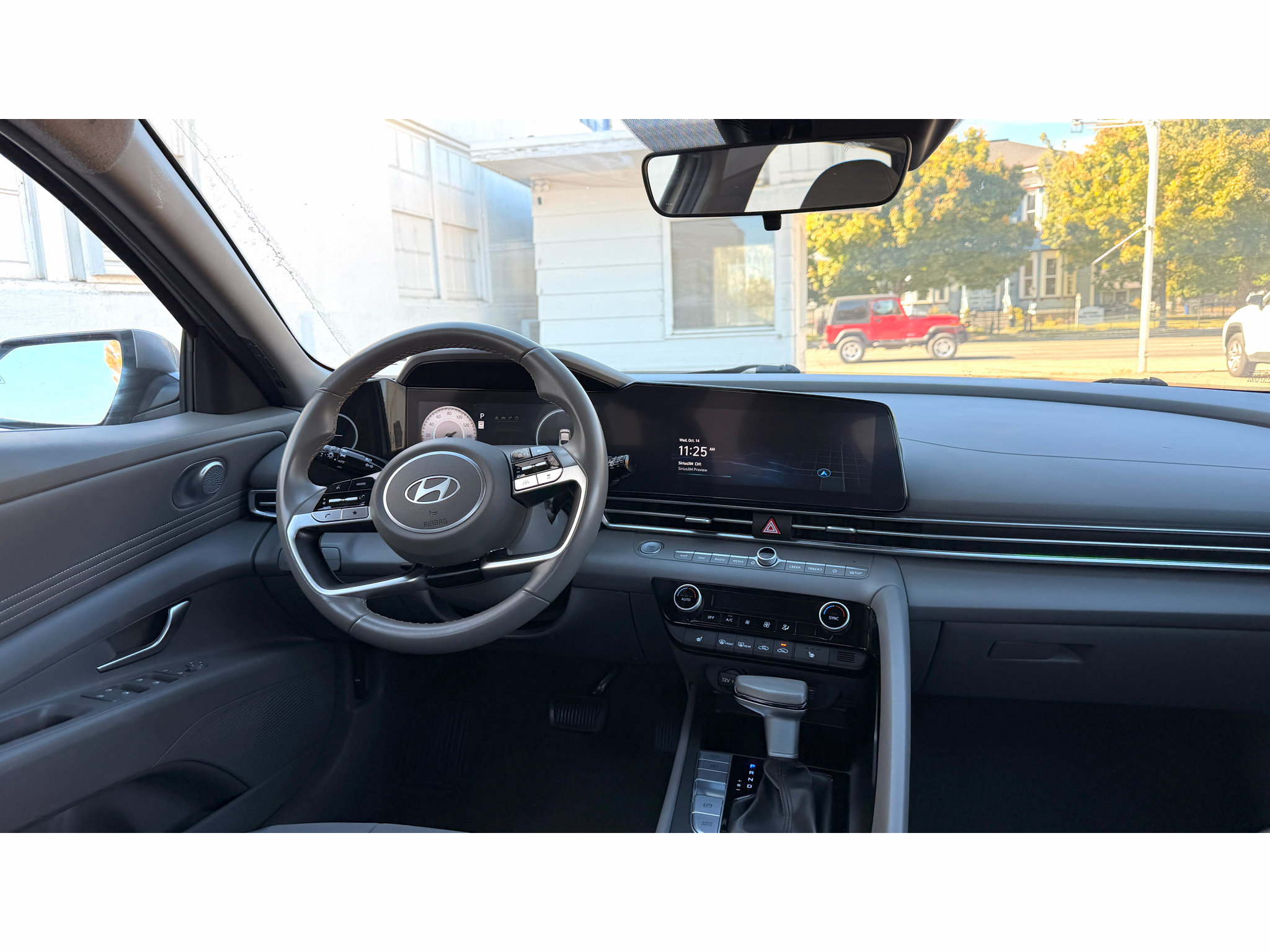 Used 2025 Hyundai Elantra SEL FWD image 13