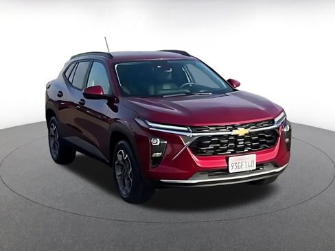 Used 2025 Chevrolet Trax LT image 15
